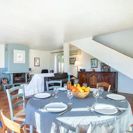 וילה Les Muriers By Interhome